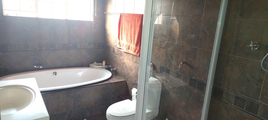 3 Bedroom Property for Sale in Vaaldam SH Free State